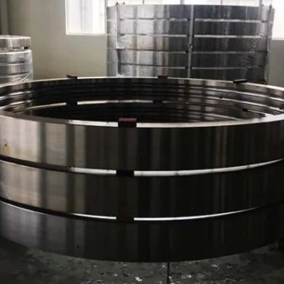 SAE 4140 SAE 4340 OD 3000mm Anello laminato in acciaio forgiato senza saldatura Forgiatura di anelli metallici industriali